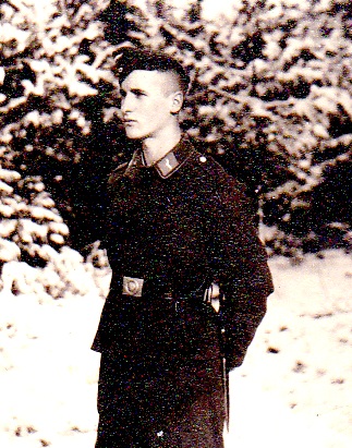Leopold in full dress as cadet pilot in 1939, Oschatz