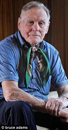 Denis Avey, who currently lives in Derbyshire with his wife of seventy-some years, looks relaxed, but says he has remained traumatized for 65 years.