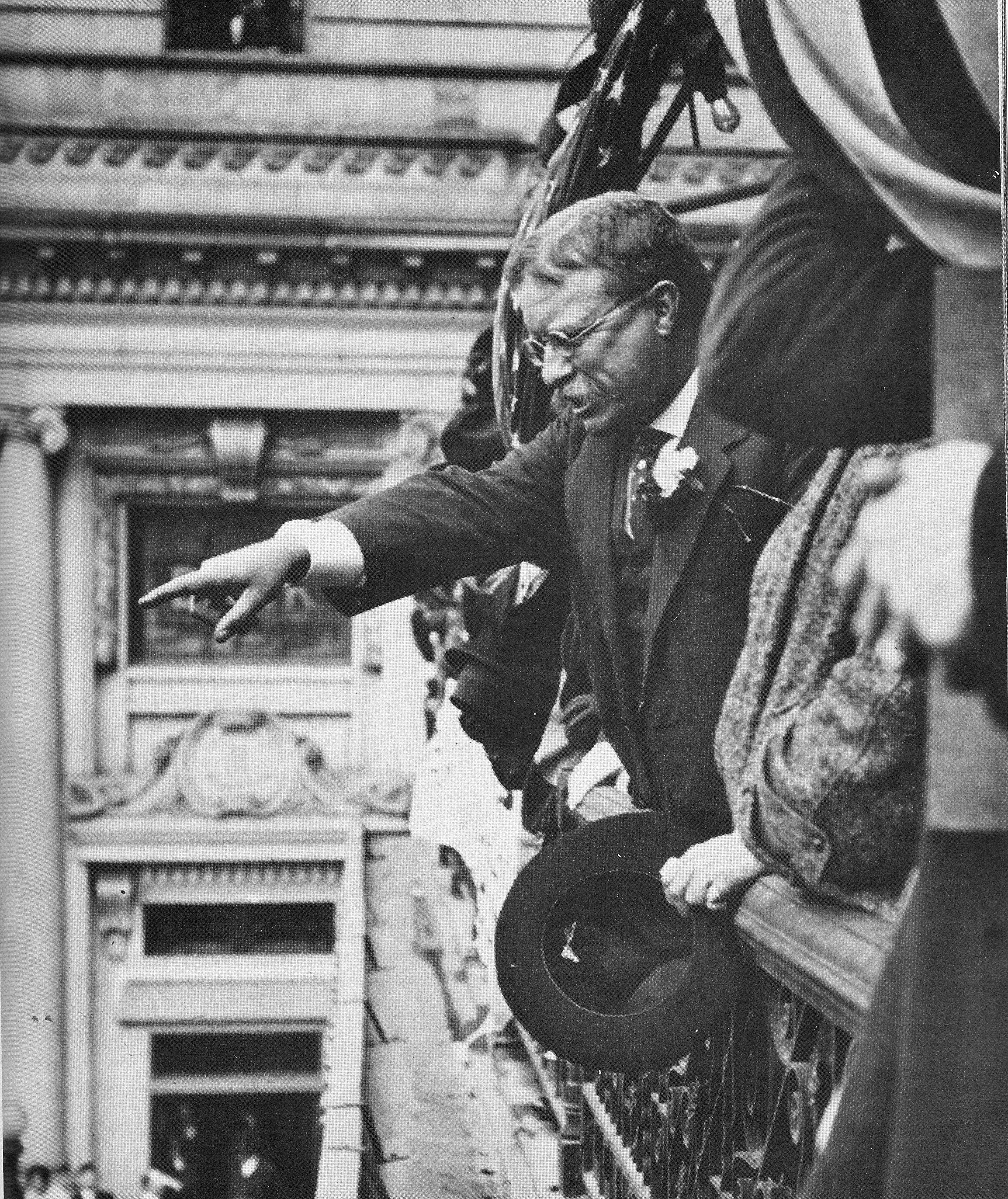 Theodore Roosevelt speaks from the balcony of the Hotel Allen in Allentown, Pennsylvania in 1914. He was a leading pro-England voice urging the U.S. to enter the war against Germany.