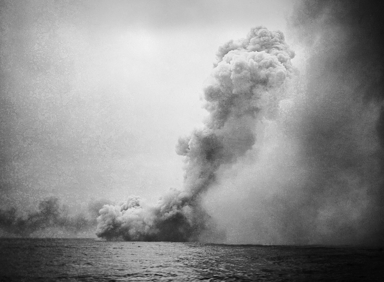 Destruction of the battlecruiser HMS Queen Mary at the Battle of Jutland