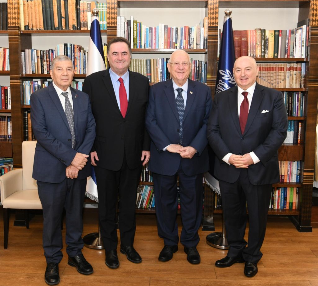 The frontpeople of the Fifth WORLD Holocaust Forum