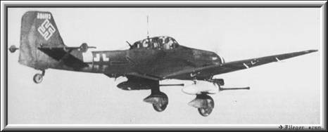  Here you can see the cannons fitted under the wings of the Ju 87 "Stuka."