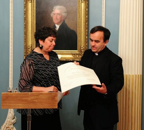 Hannah Rosenthal awards "Father" Desbois