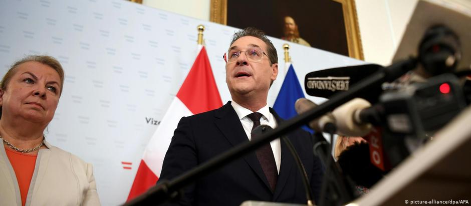 Hans Christian Strache resigns