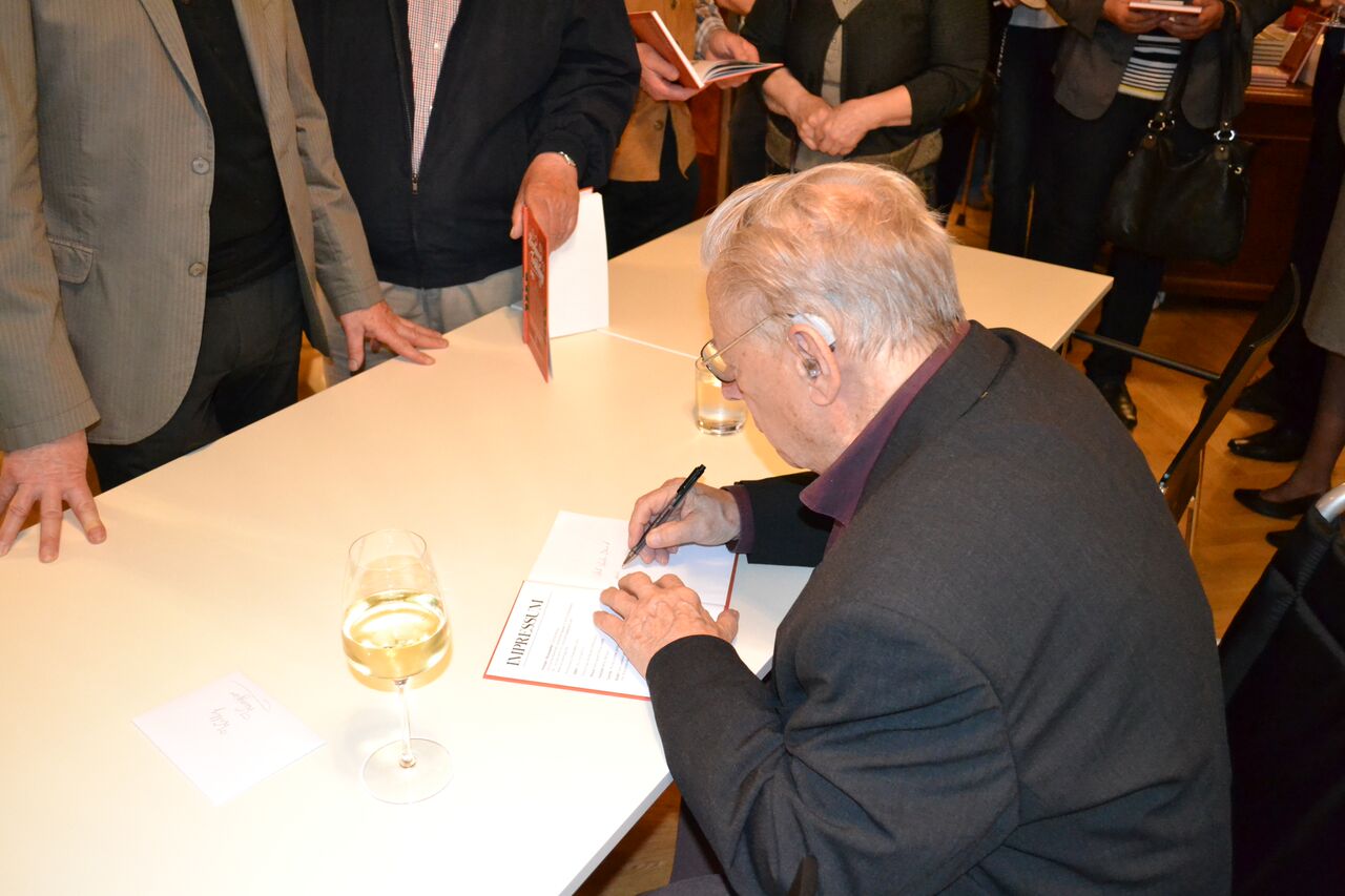 Willy's book signing.&nbsp;