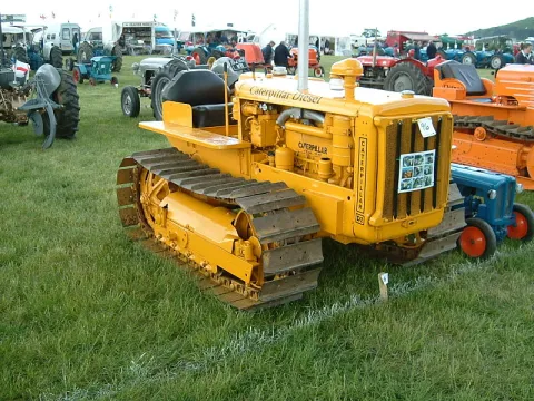 Caterpillar D2 at Belvoir, 2007