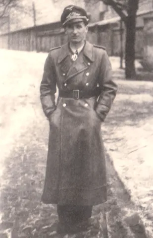 On his last visit with his parents and siblings in Leoben in late January 1945, Poldi looks fit and elegant, as always.
