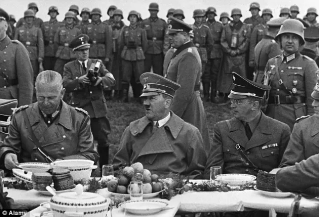 Hitler at a soldier's meal