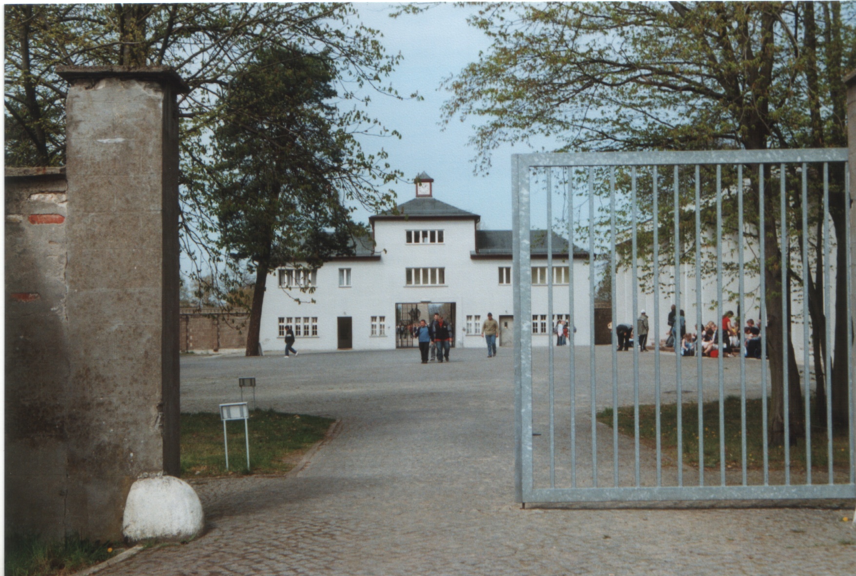 sachsenhausen gate